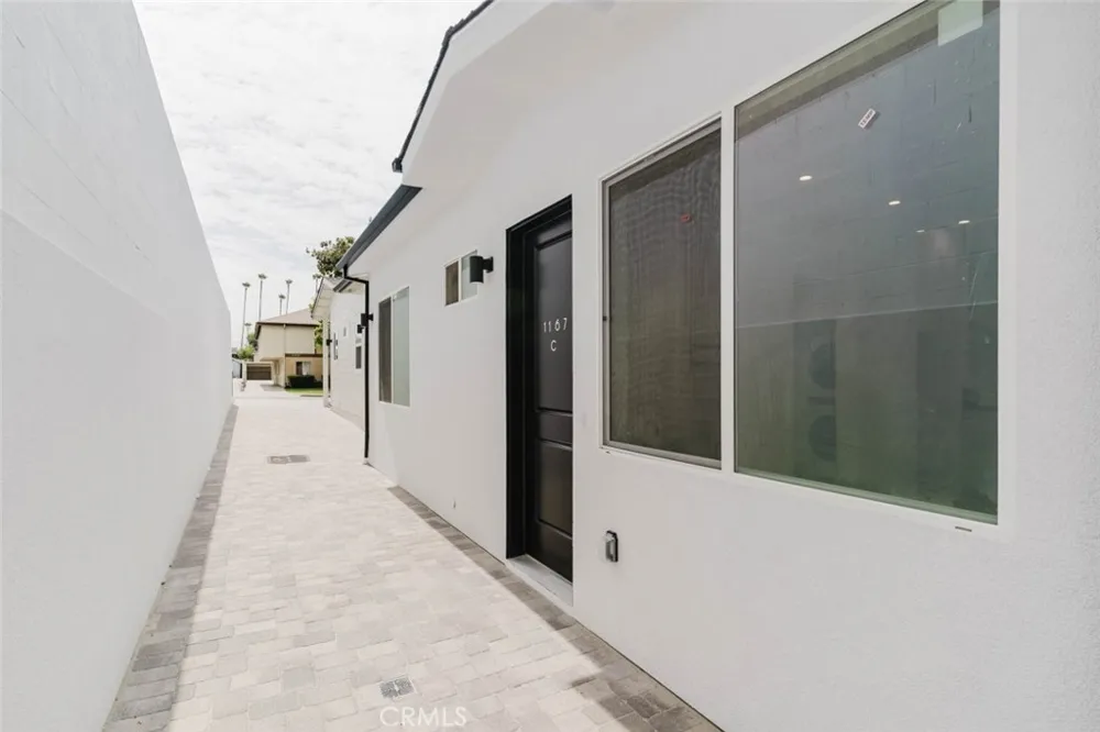 1167 Raymond Avenue #C Glendale, CA 91201