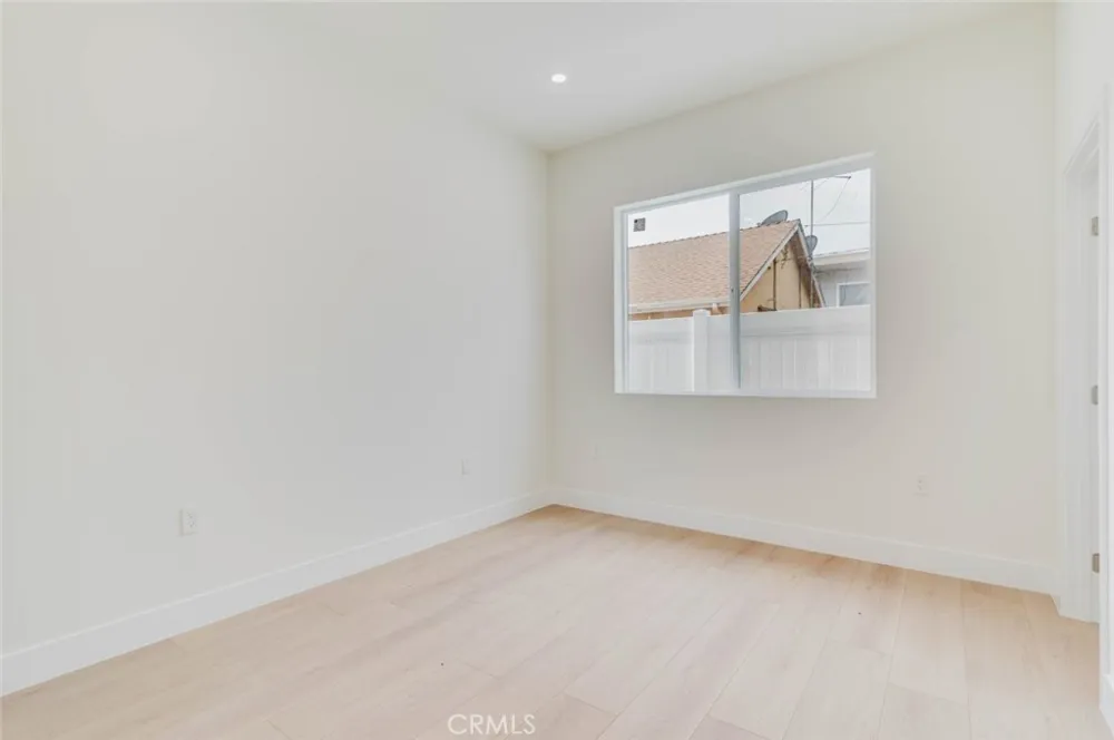 1167 Raymond Avenue #C Glendale, CA 91201