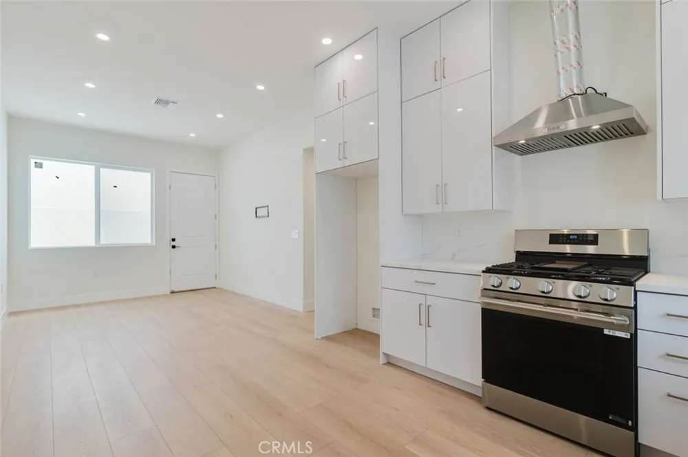 1167 Raymond Avenue #C Glendale, CA 91201