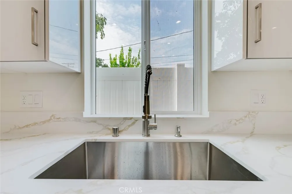 1167 Raymond Avenue #D Glendale, CA 91201