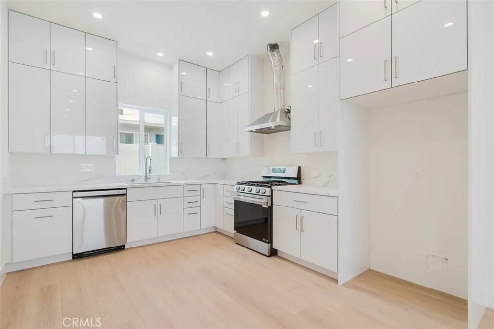 1167 Raymond Avenue #D Glendale, CA 91201