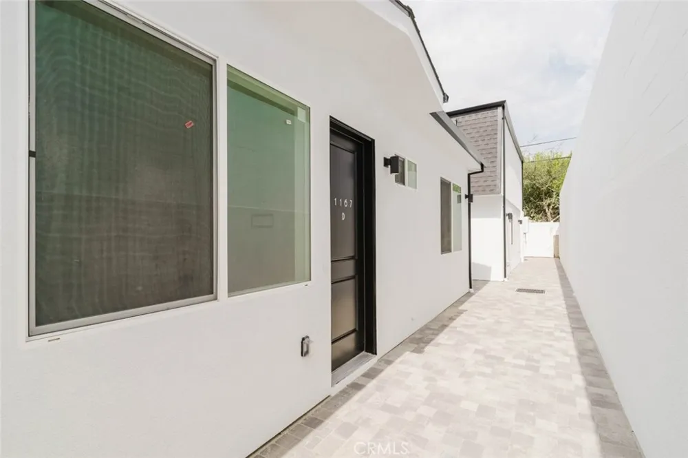 1167 Raymond Avenue #D Glendale, CA 91201