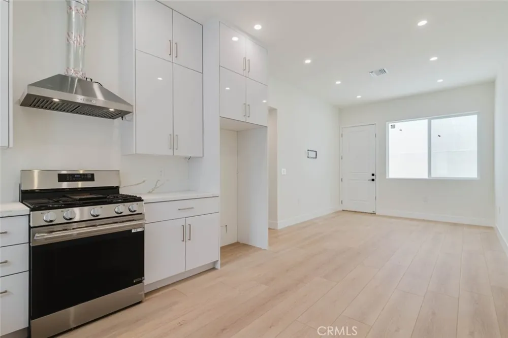 1167 Raymond Avenue #D Glendale, CA 91201