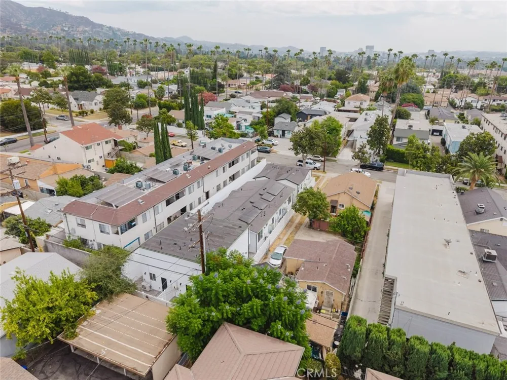 1167 Raymond Avenue #D Glendale, CA 91201