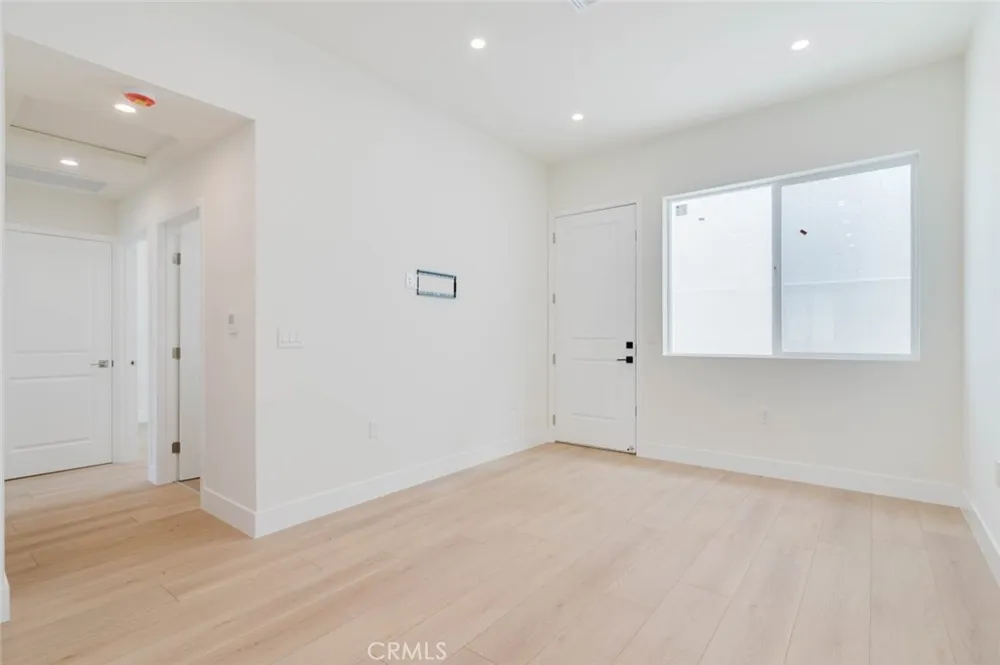 1167 Raymond Avenue #D Glendale, CA 91201