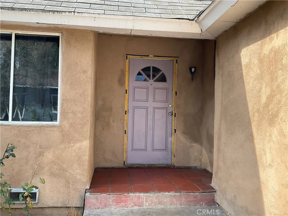 21803 Devlin Avenue Hawaiian Gardens, CA 90716