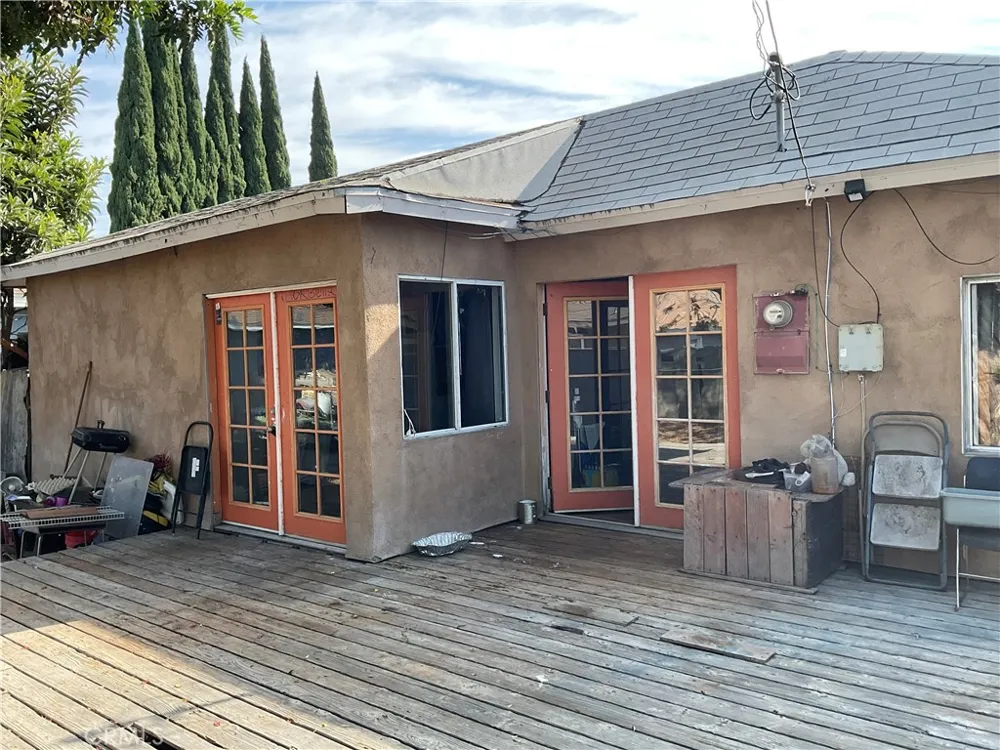 21803 Devlin Avenue Hawaiian Gardens, CA 90716