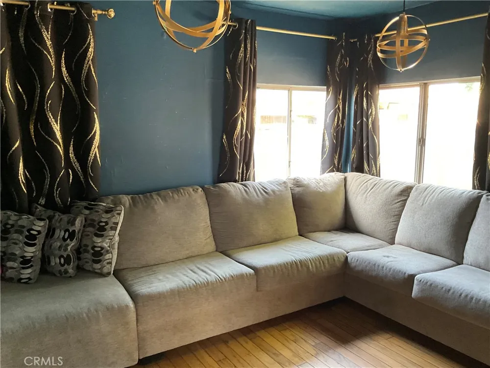 21803 Devlin Avenue Hawaiian Gardens, CA 90716
