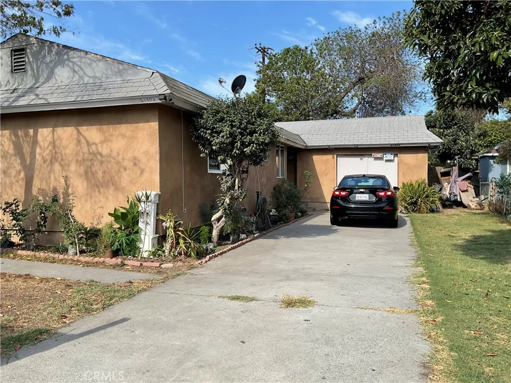 21803 Devlin Avenue Hawaiian Gardens, CA 90716