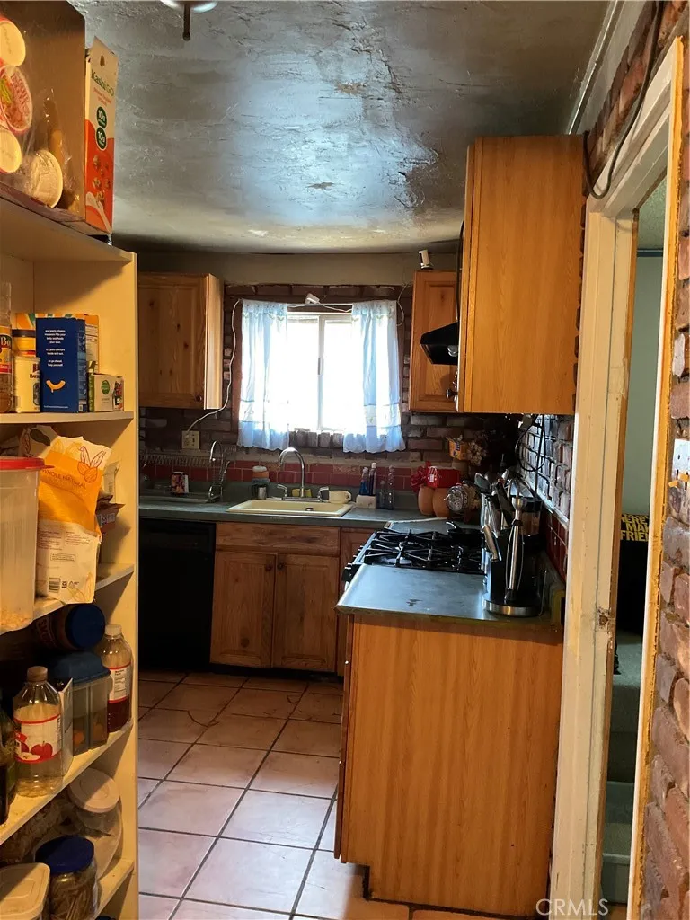 21803 Devlin Avenue Hawaiian Gardens, CA 90716