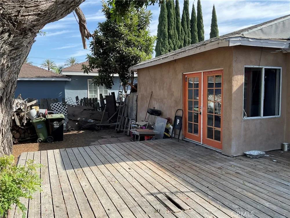 21803 Devlin Avenue Hawaiian Gardens, CA 90716