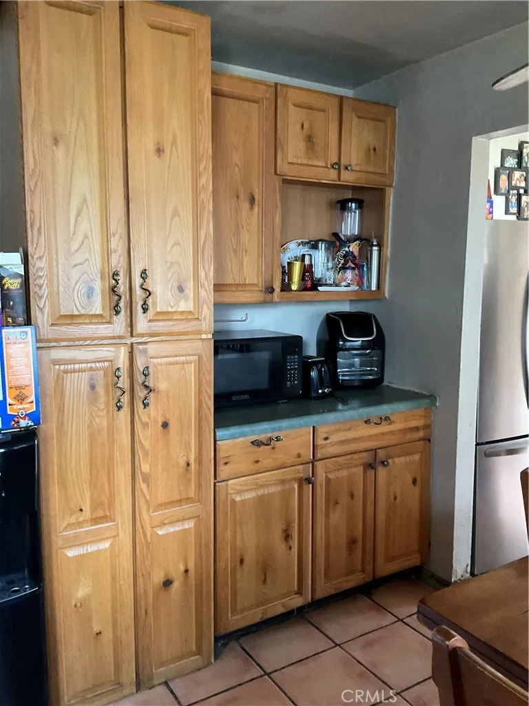21803 Devlin Avenue Hawaiian Gardens, CA 90716