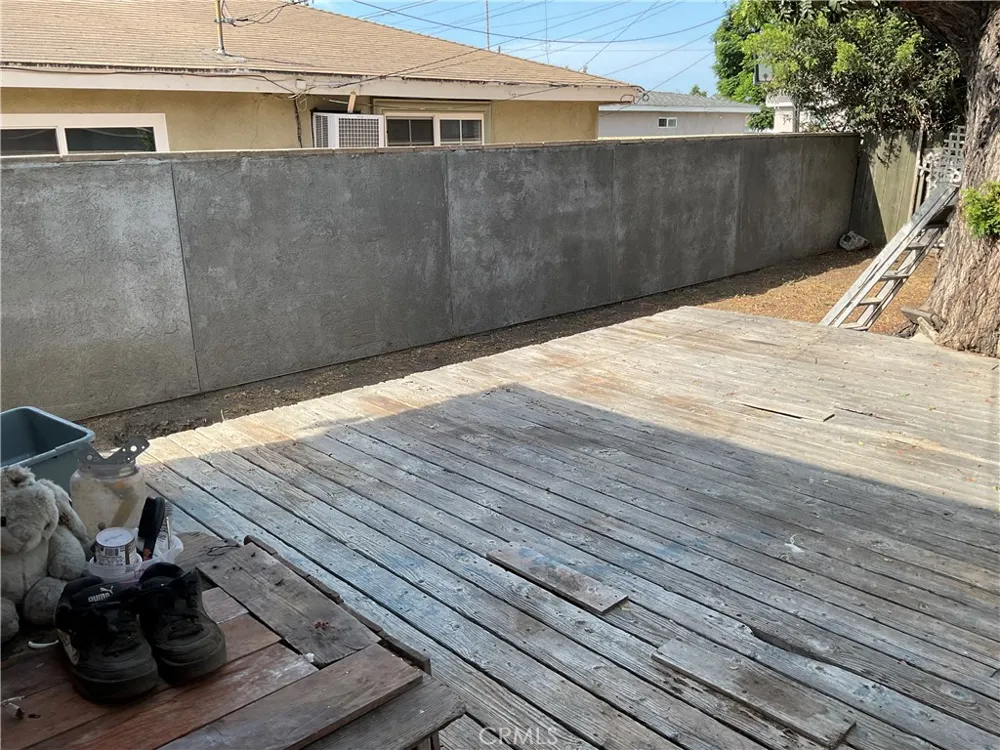 21803 Devlin Avenue Hawaiian Gardens, CA 90716