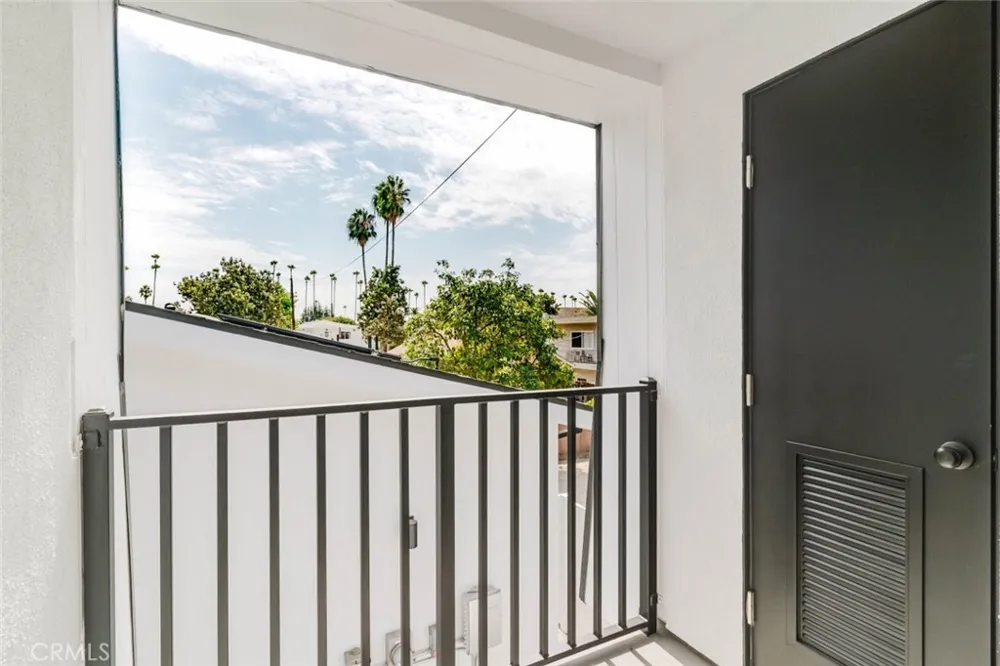 1167 Raymond Avenue #A Glendale, CA 91201