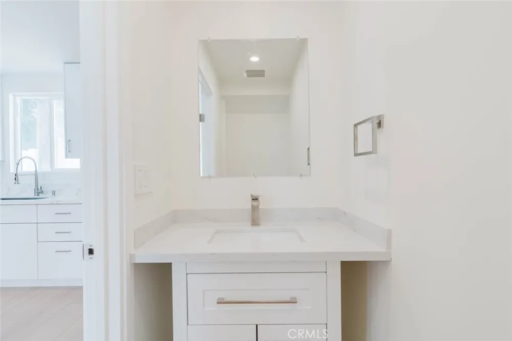 1167 Raymond Avenue #A Glendale, CA 91201
