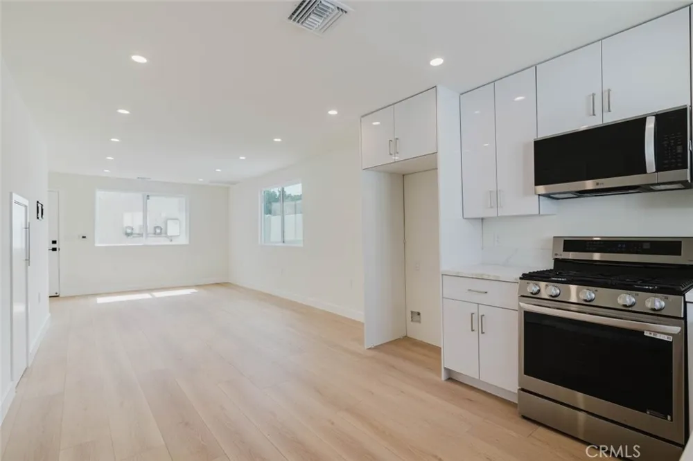 1167 Raymond Avenue #A Glendale, CA 91201