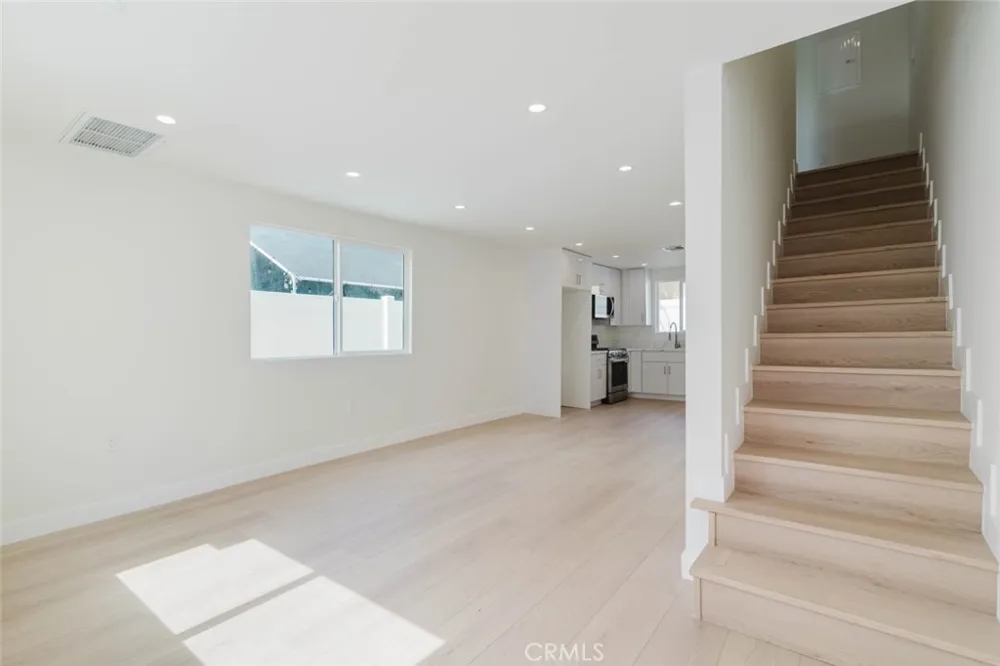 1167 Raymond Avenue #A Glendale, CA 91201