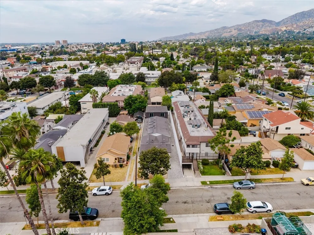 1167 Raymond Avenue #A Glendale, CA 91201