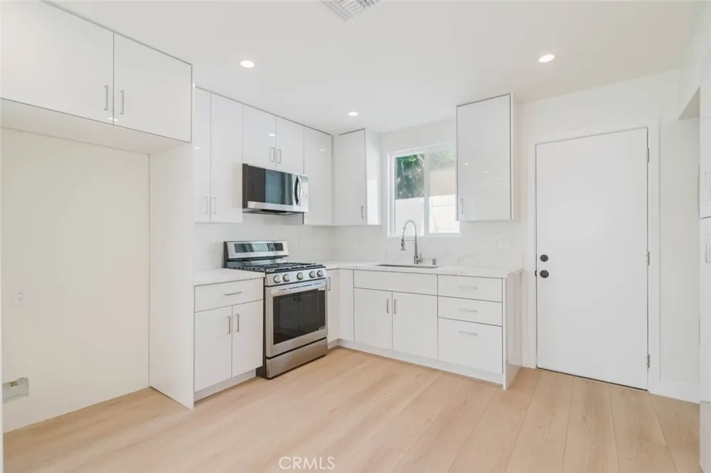 1167 Raymond Avenue #A Glendale, CA 91201