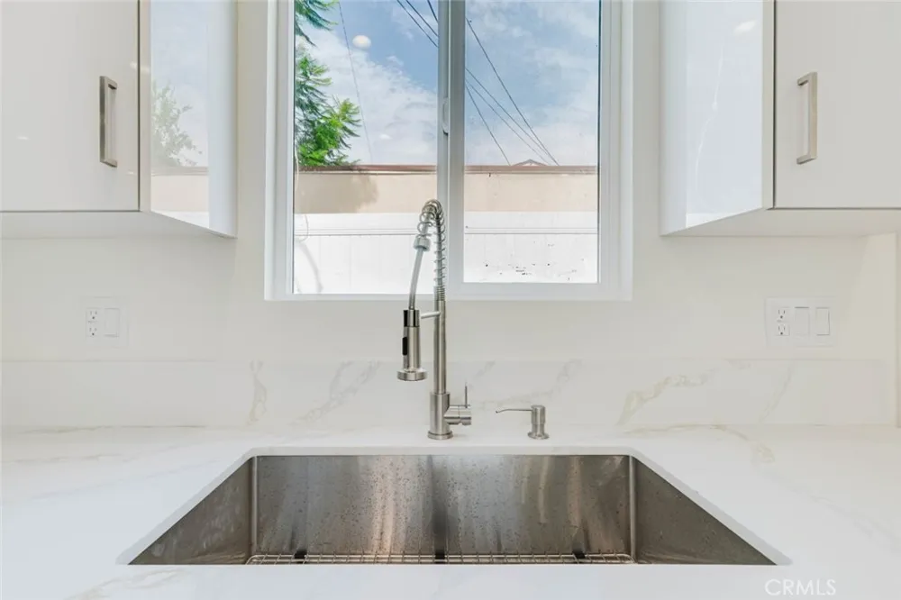 1167 Raymond Avenue #A Glendale, CA 91201
