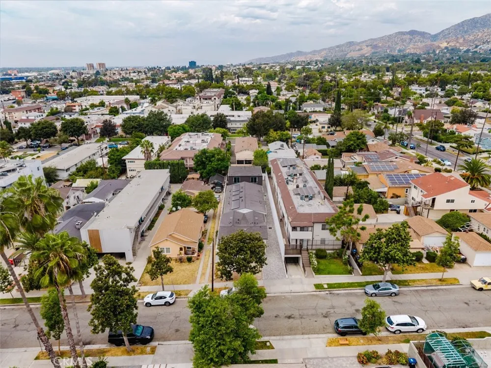 1167 Raymond Avenue Glendale, CA 91201