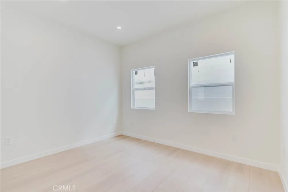 1167 Raymond Avenue Glendale, CA 91201