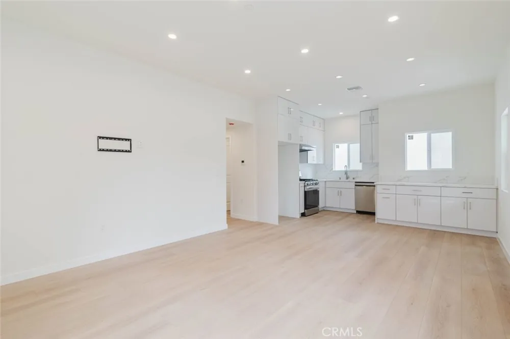 1167 Raymond Avenue Glendale, CA 91201