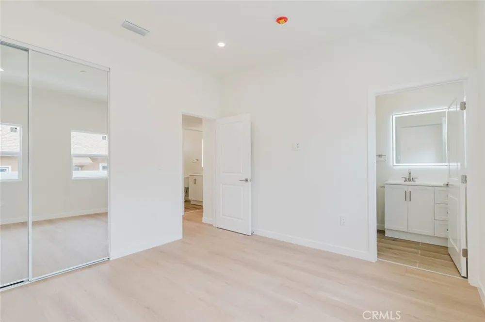 1167 Raymond Avenue Glendale, CA 91201