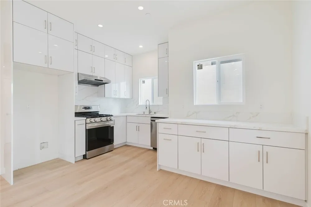 1167 Raymond Avenue Glendale, CA 91201