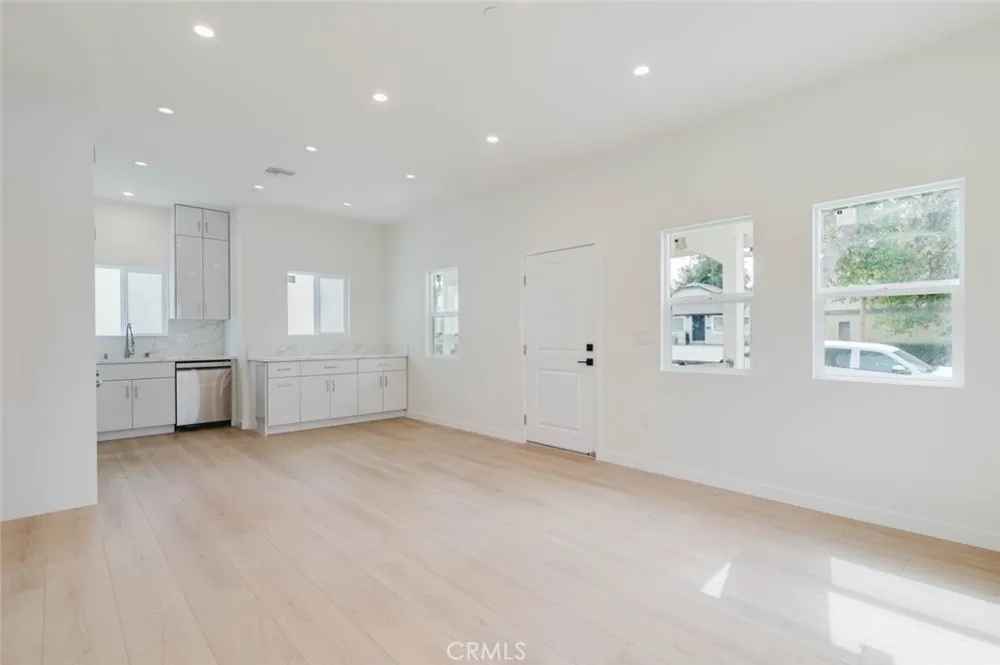 1167 Raymond Avenue Glendale, CA 91201