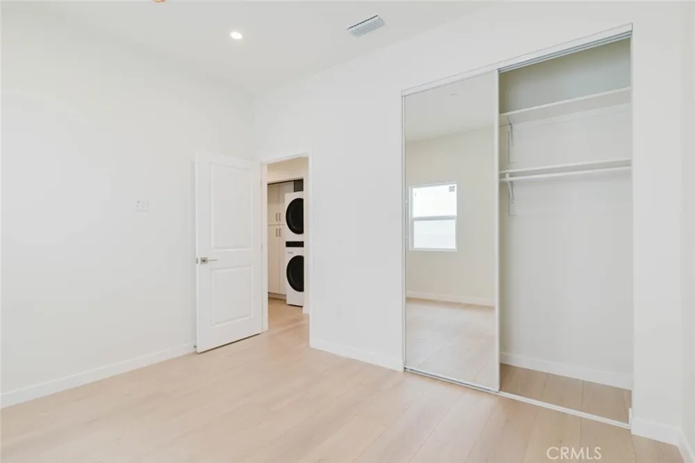 1167 Raymond Avenue Glendale, CA 91201