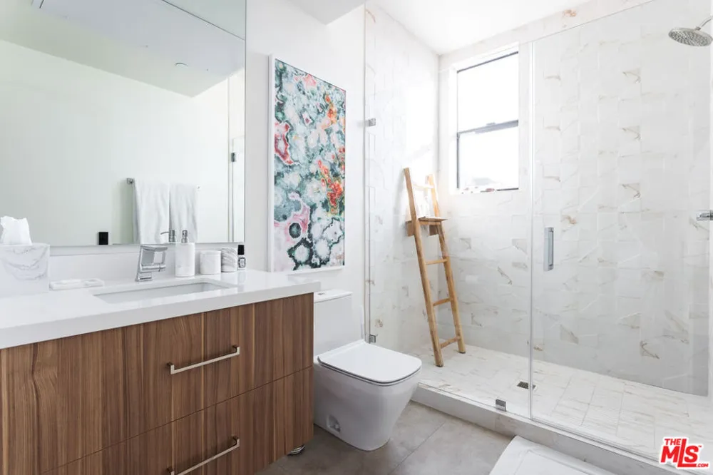 7584 W Skye Way Los Angeles, CA 90046