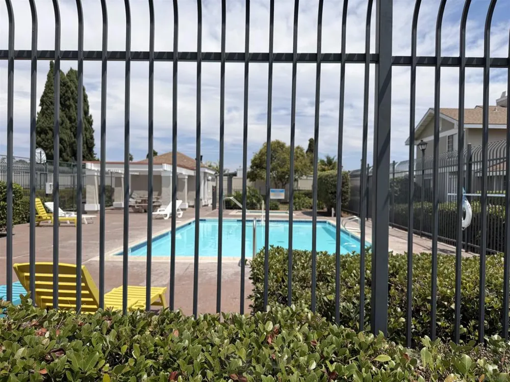 318 Riverview Way Oceanside, CA 92057