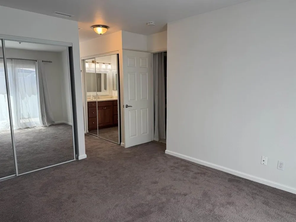 318 Riverview Way Oceanside, CA 92057