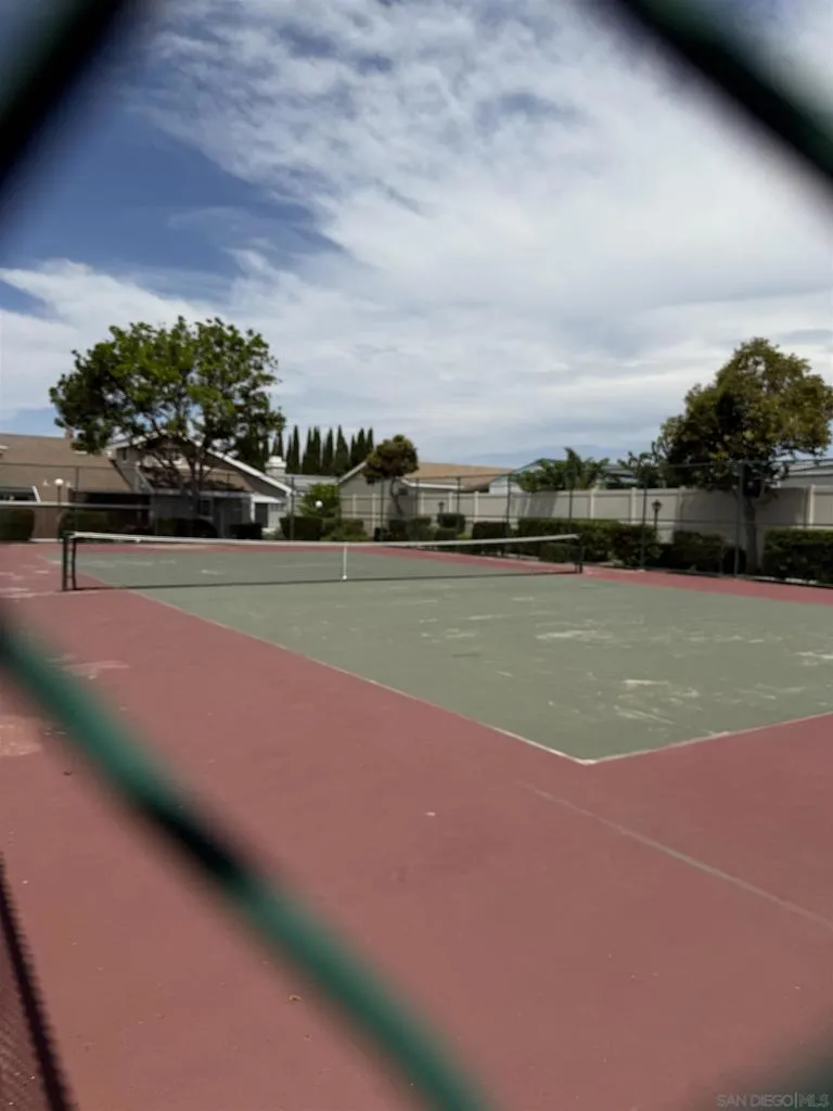 318 Riverview Way Oceanside, CA 92057