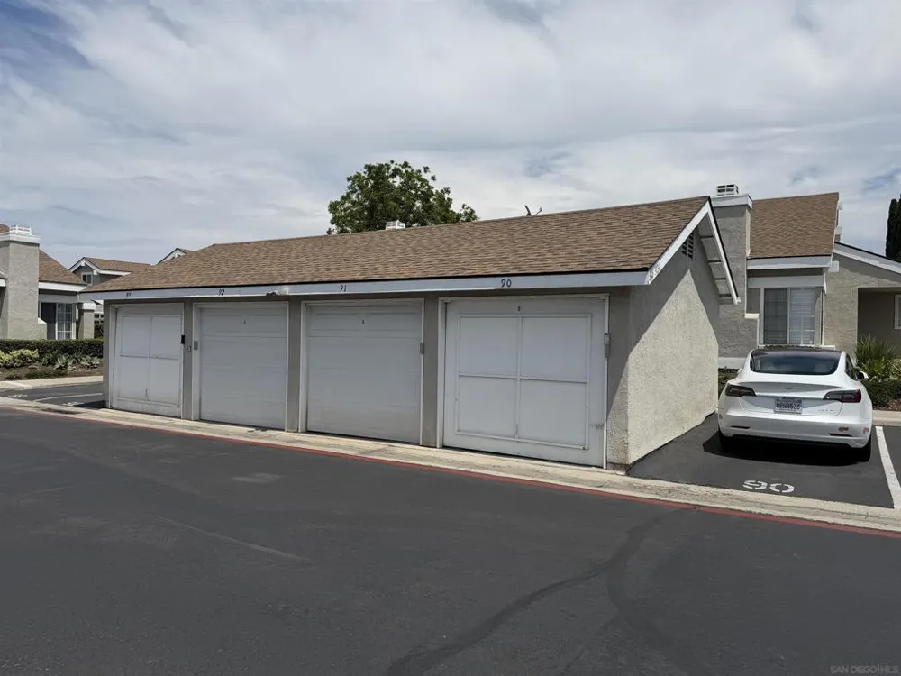 318 Riverview Way Oceanside, CA 92057
