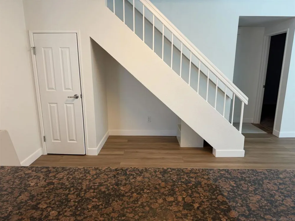 318 Riverview Way Oceanside, CA 92057