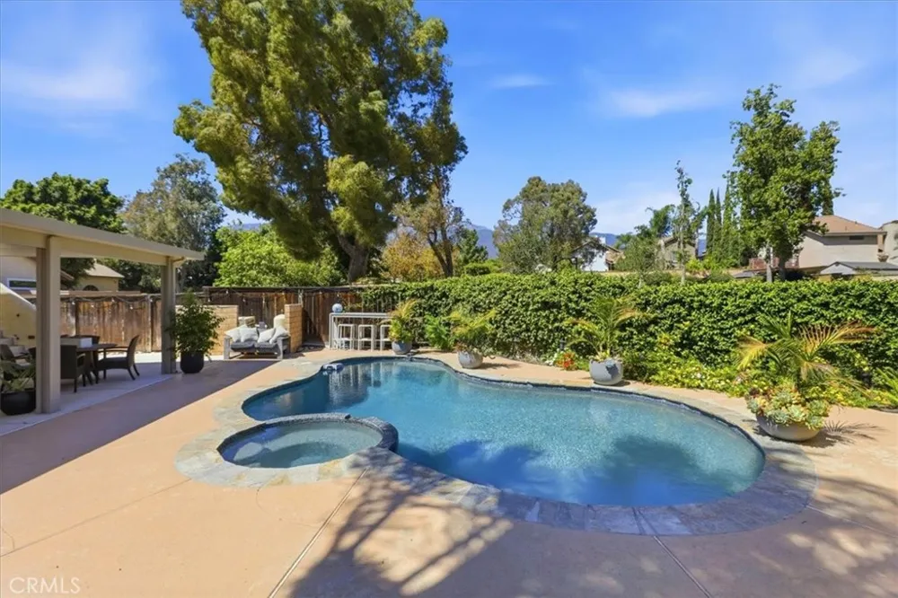 11098 Piedmont Rancho Cucamonga, CA 91701