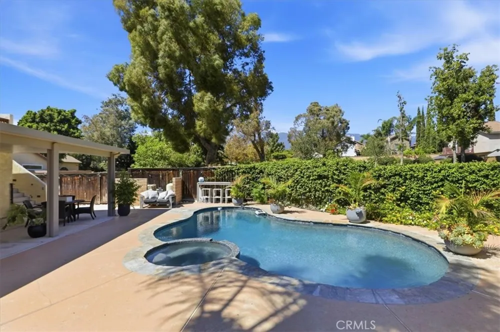 11098 Piedmont Rancho Cucamonga, CA 91701
