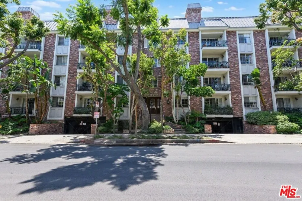 1375 Kelton Avenue #107 Los Angeles, CA 90024