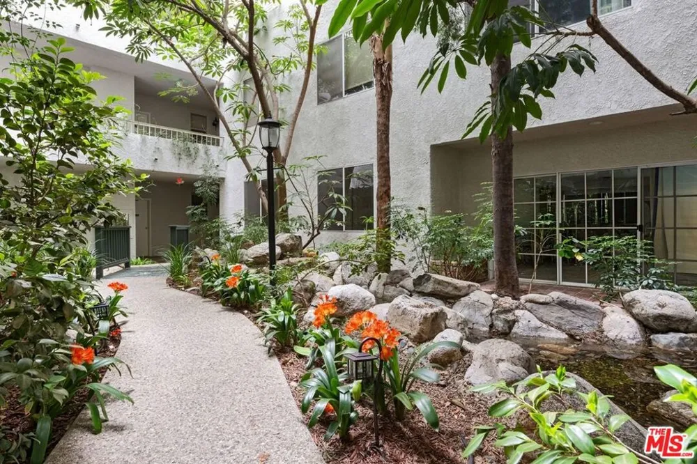 1375 Kelton Avenue #107 Los Angeles, CA 90024