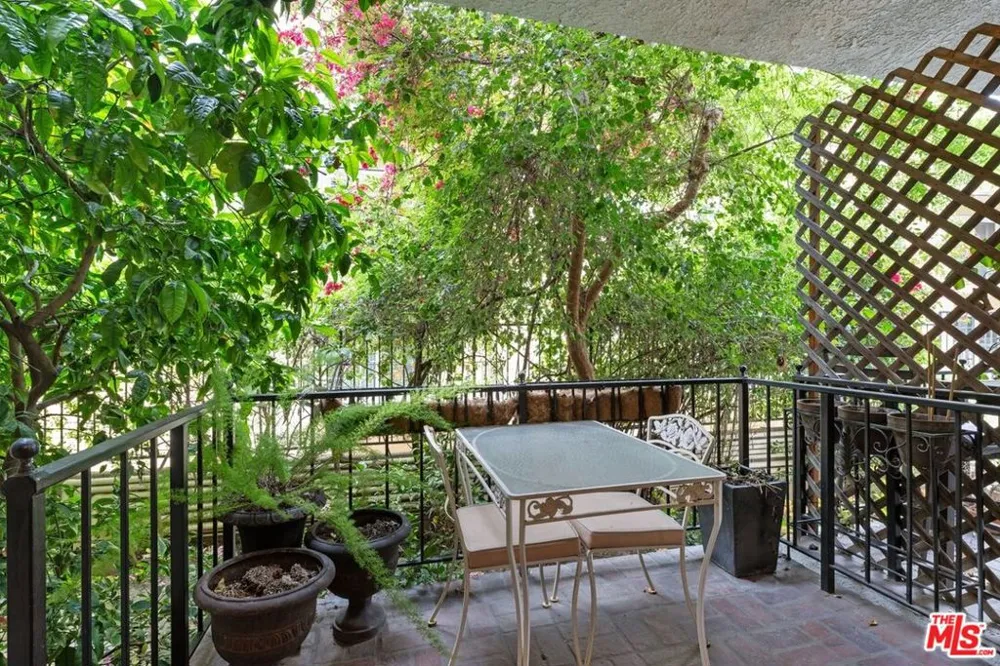 1375 Kelton Avenue #107 Los Angeles, CA 90024
