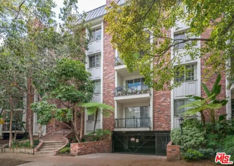 1375 Kelton Avenue #107