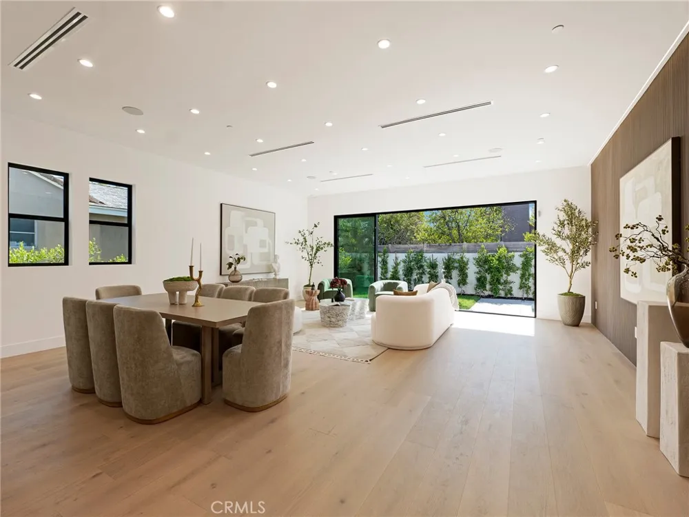 5814 Graves Avenue Encino, CA 91316