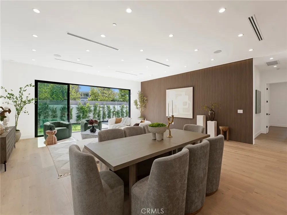5814 Graves Avenue Encino, CA 91316