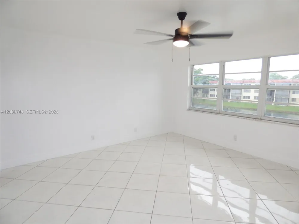361 S Hollybrook Dr #302 Pembroke Pines, FL 33025
