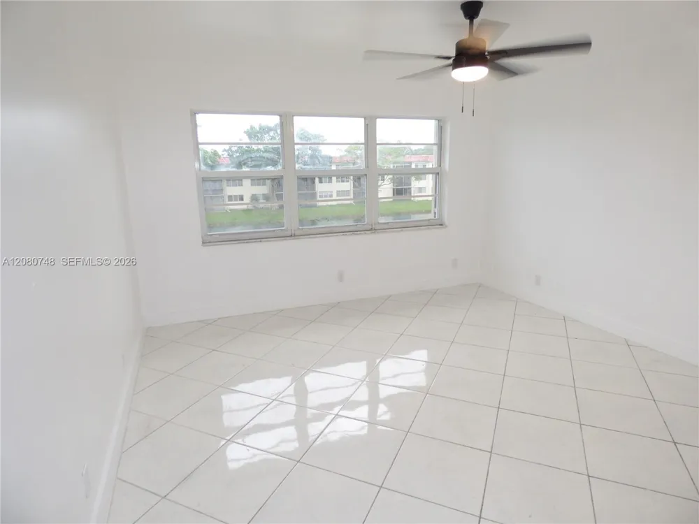 361 S Hollybrook Dr #302 Pembroke Pines, FL 33025