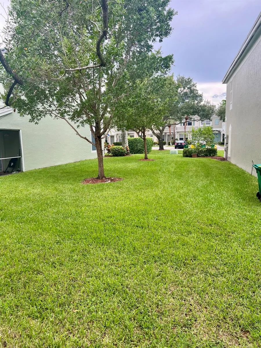 7844 Dixie Beach Circle Tamarac, FL 33321