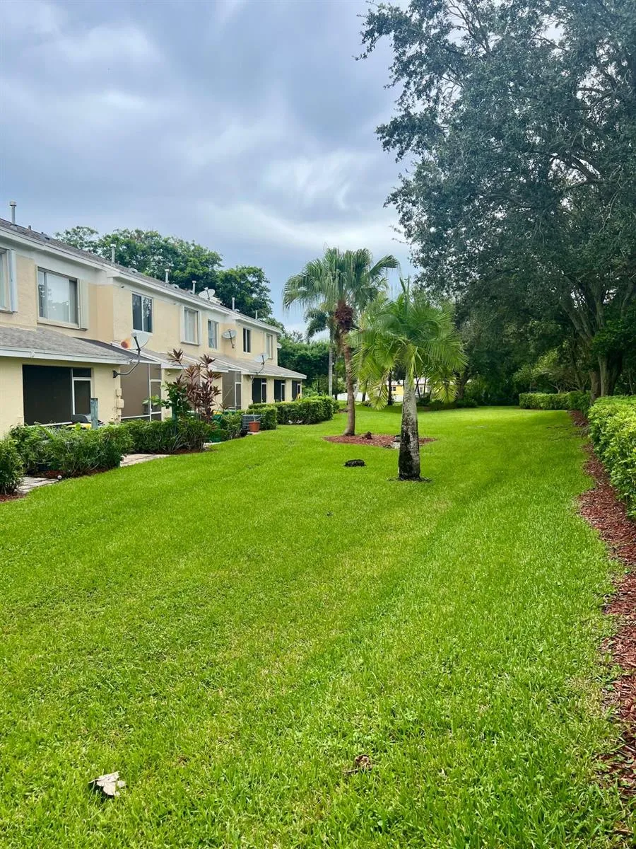 7844 Dixie Beach Circle Tamarac, FL 33321