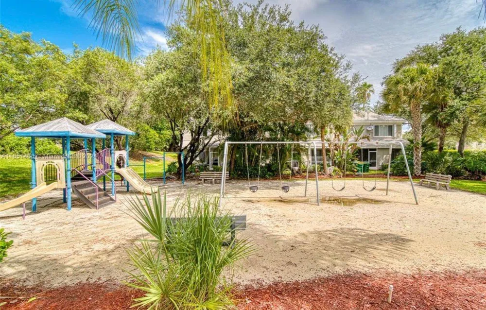 7844 Dixie Beach Circle Tamarac, FL 33321